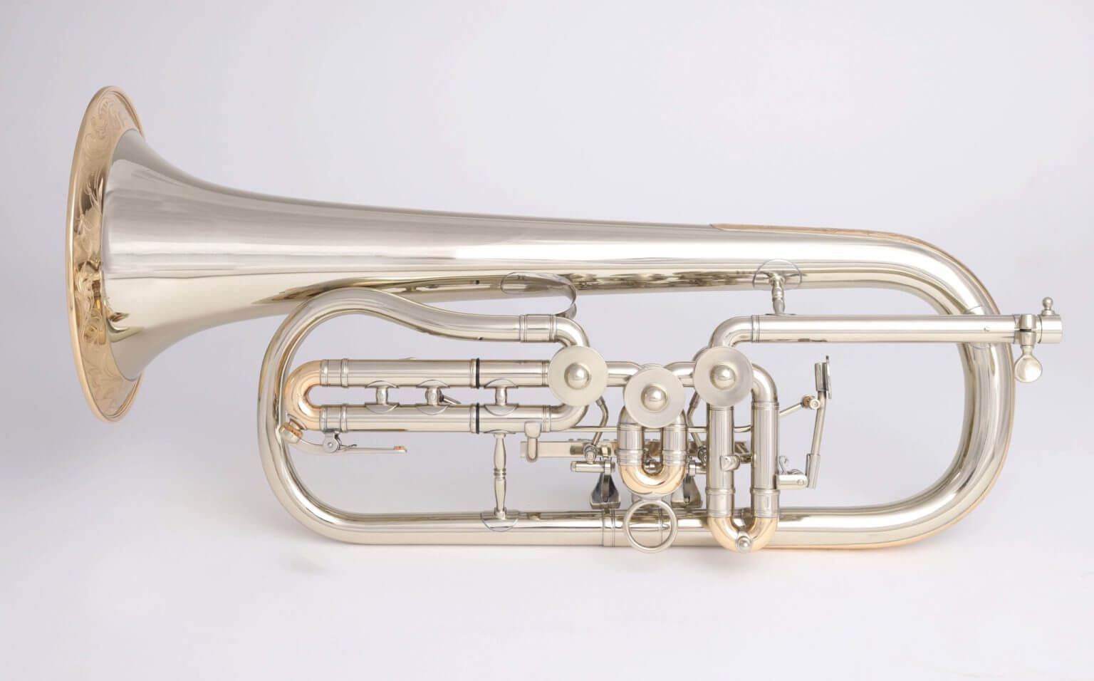 Flügelhorn versetzte Bauweise "Fusion" aus Neusilber mit gravierter Goldmessingkappe und graviertem Goldmessingkranz und Titanventilen